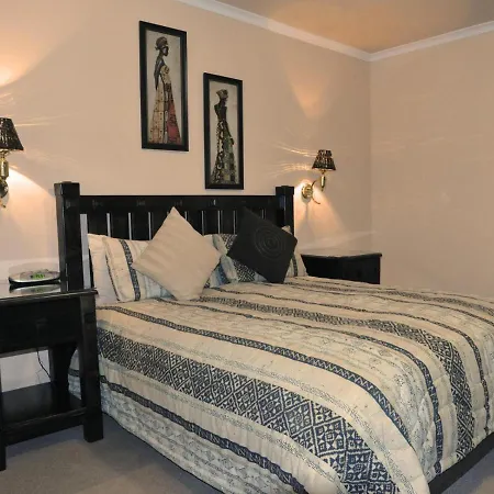 Ipe Tombe Guest Lodge - Midrand Exterior foto