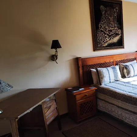 Ipe Tombe Guest Lodge - Midrand Exterior foto