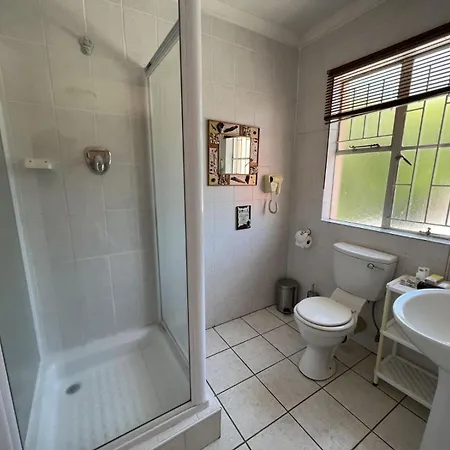Ipe Tombe Guest Lodge - Midrand Exterior foto