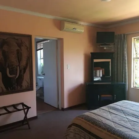 Ipe Tombe Guest Lodge - Midrand Exterior foto