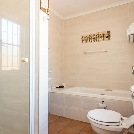 Ipe Tombe Guest Lodge - Midrand Quarto foto